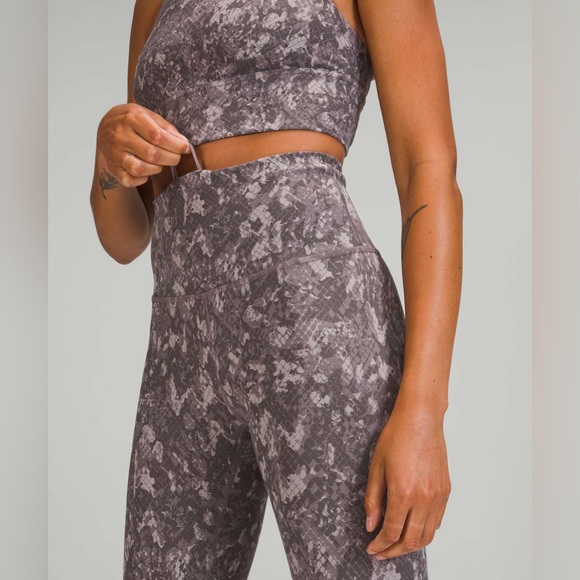 SOLD Lululemon Wunder Train High-Rise Tight 25" in Hideaway Camo Lunar Rock Mult - Picture 3 of 8